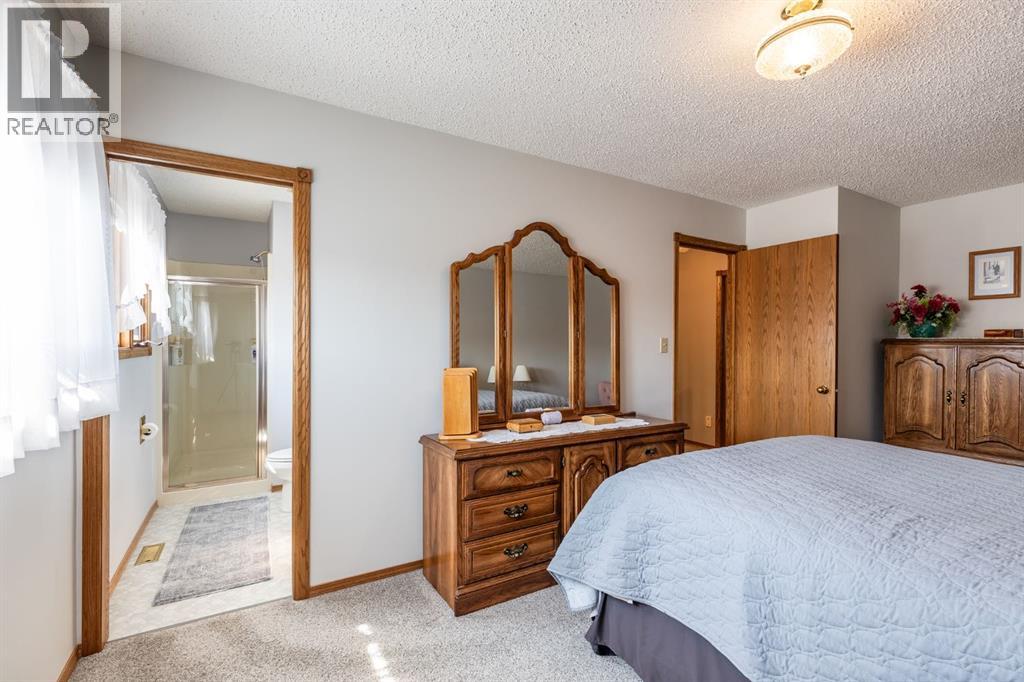 Photo 5 of 26 Shaw Crescent Se, Medicine Hat AB