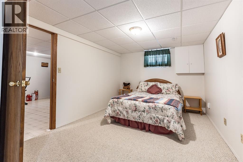 Photo 25 of 26 Shaw Crescent Se, Medicine Hat AB