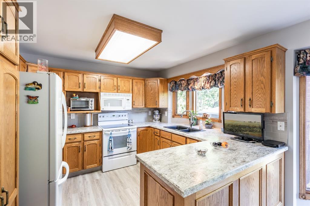 Photo 45 of 26 Shaw Crescent Se, Medicine Hat AB
