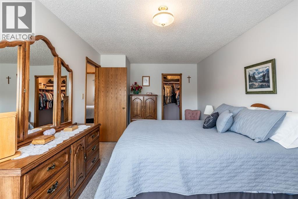 Photo 11 of 26 Shaw Crescent Se, Medicine Hat AB
