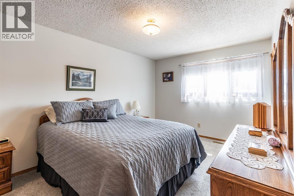 Photo 4 of 26 Shaw Crescent Se, Medicine Hat AB