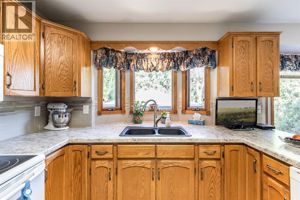 Photo 44 of 26 Shaw Crescent Se, Medicine Hat AB