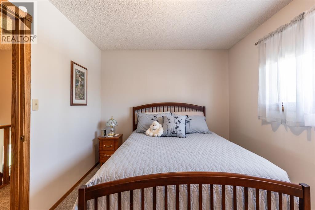 Photo 12 of 26 Shaw Crescent Se, Medicine Hat AB