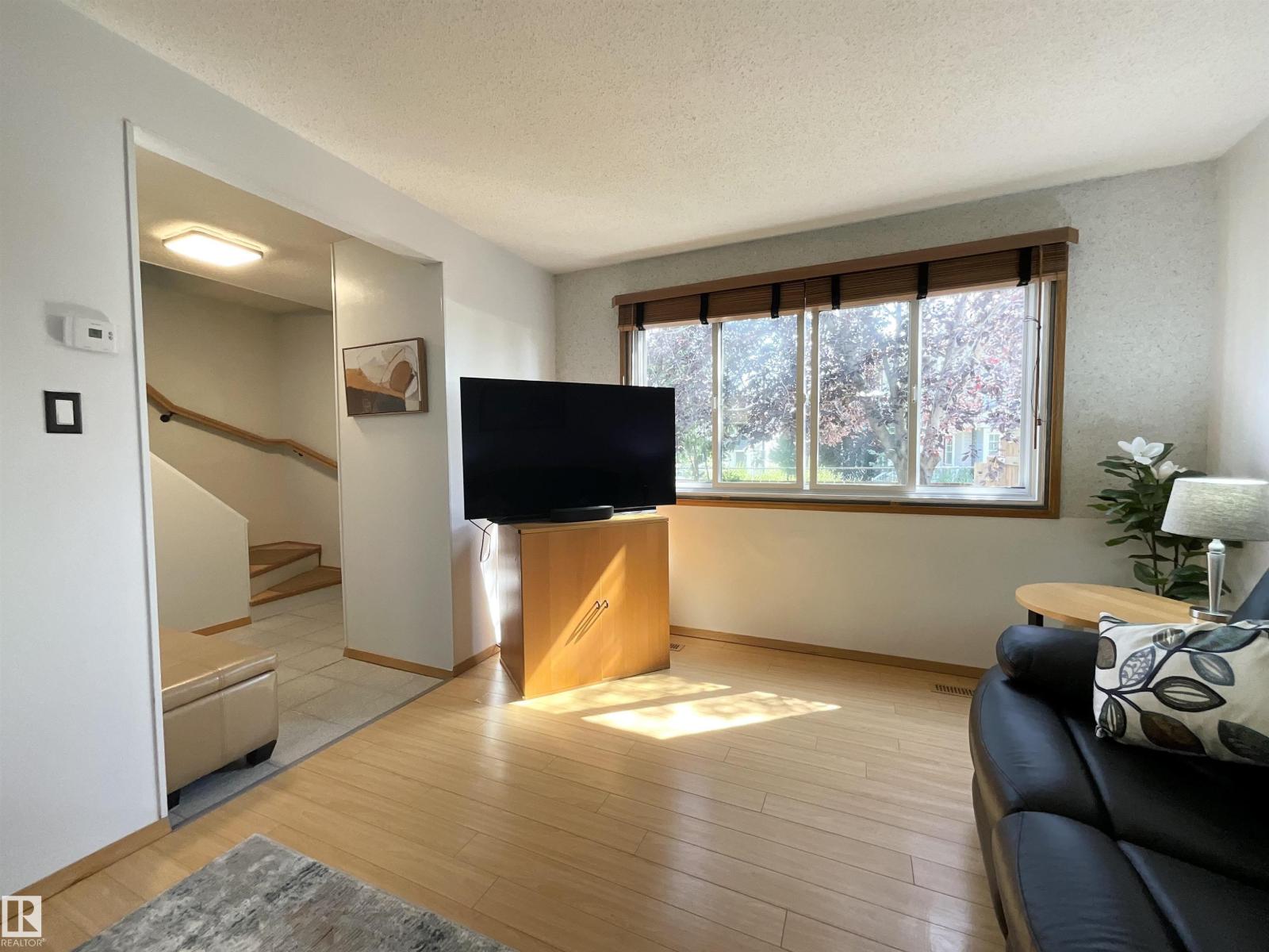 Photo 32 of 9 Mcleod Pl Nw, Edmonton AB
