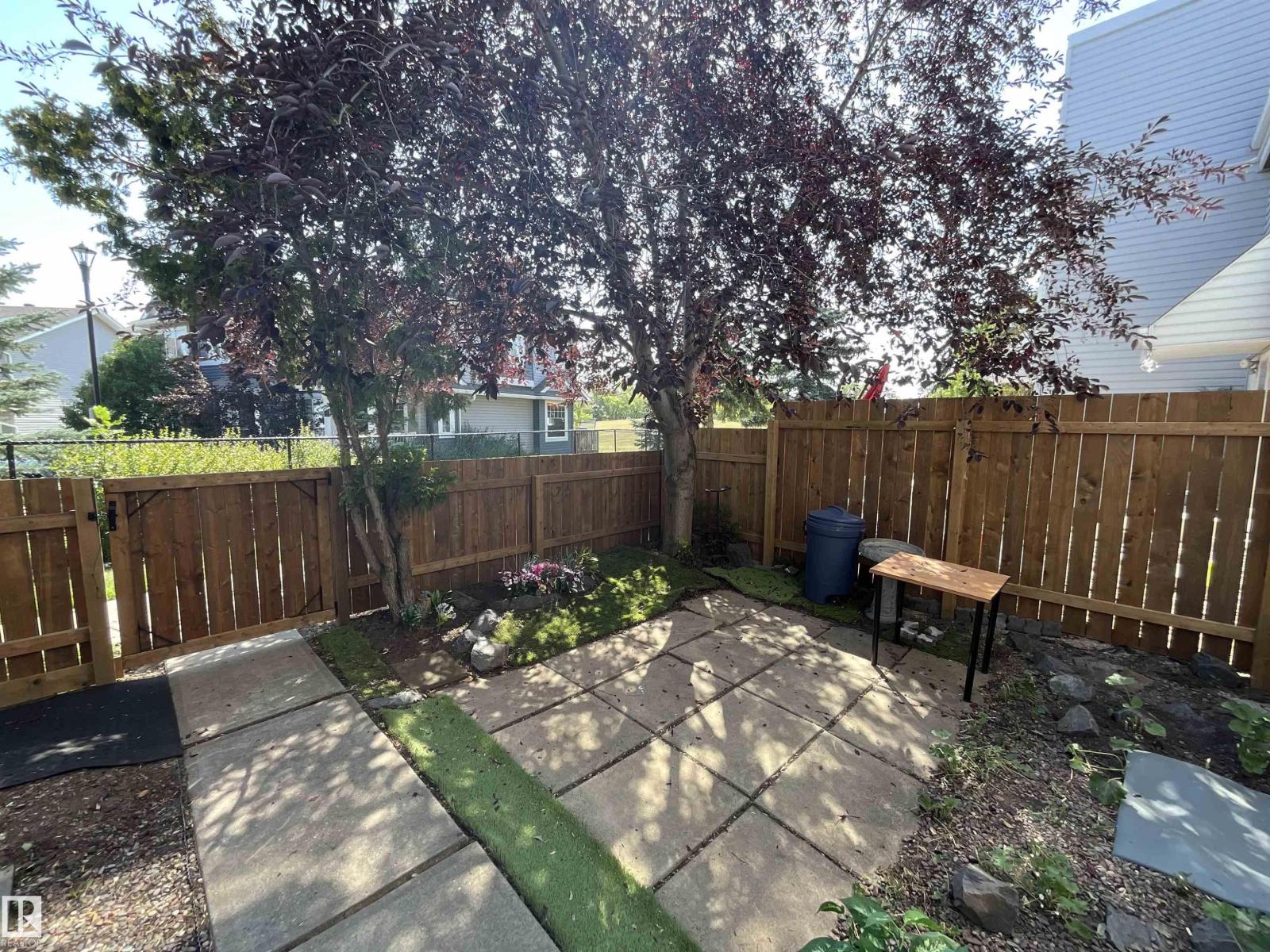 Photo 8 of 9 Mcleod Pl Nw, Edmonton AB