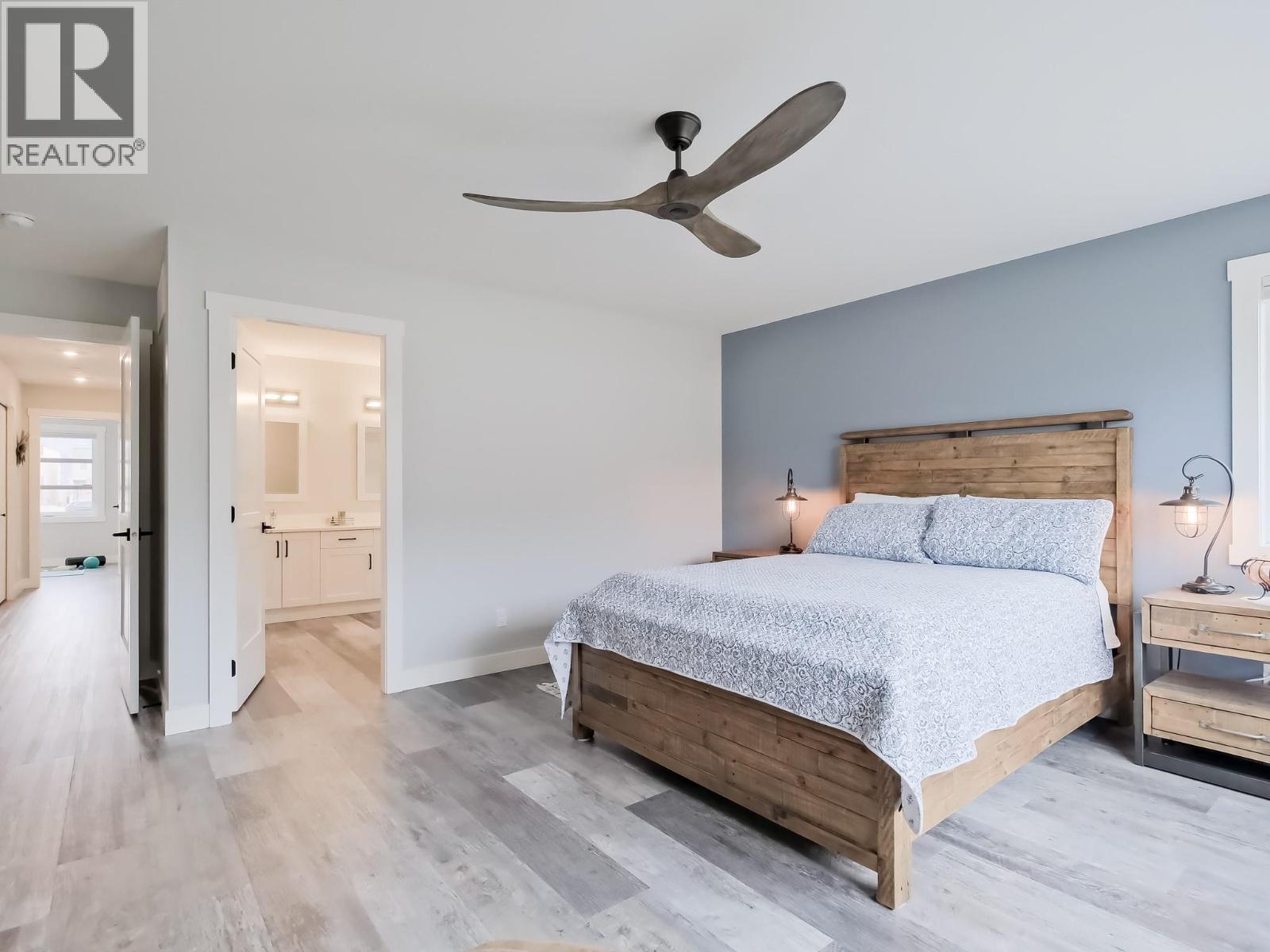 7016 WREN Drive, Osoyoos