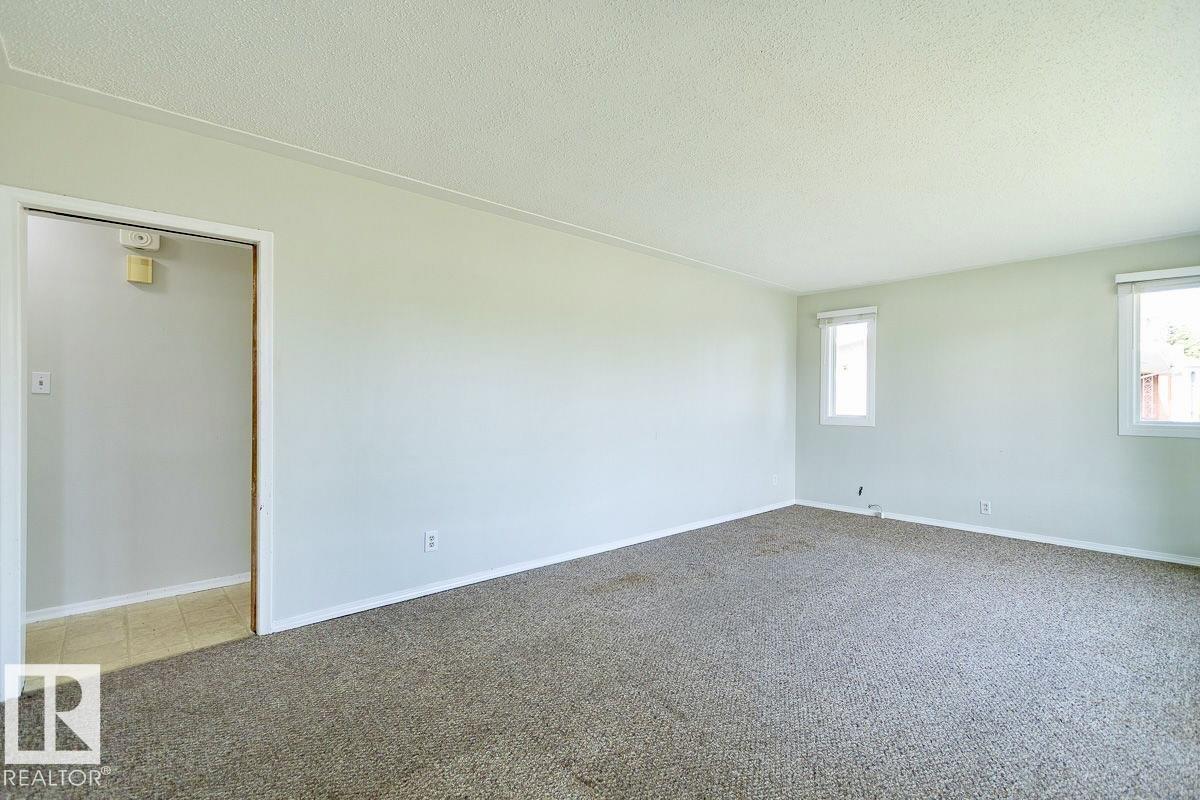 Photo 40 of 8911 132 Av Nw Nw, Edmonton AB