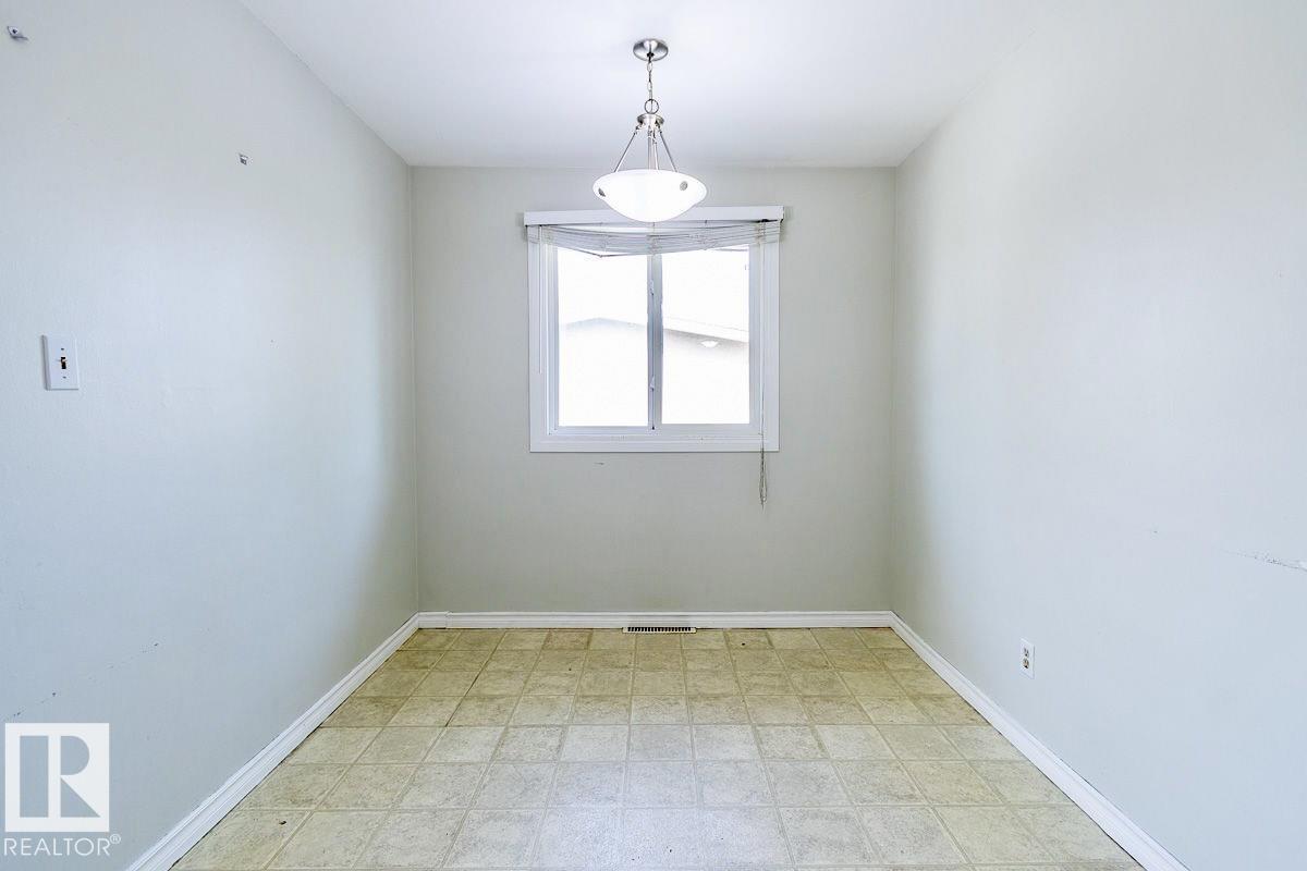 Photo 39 of 8911 132 Av Nw Nw, Edmonton AB