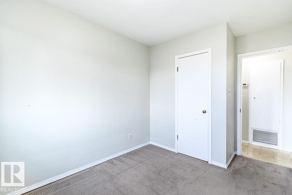 Photo 21 of 8911 132 Av Nw Nw, Edmonton AB
