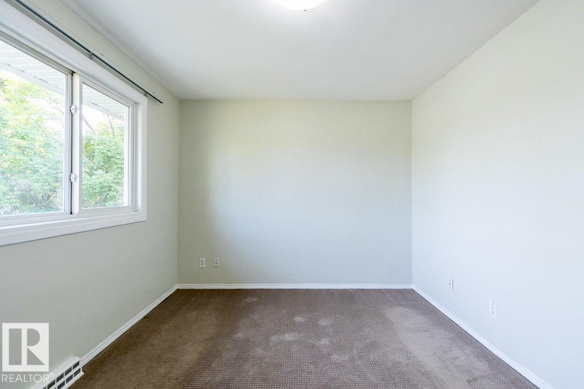 Photo 22 of 8911 132 Av Nw Nw, Edmonton AB
