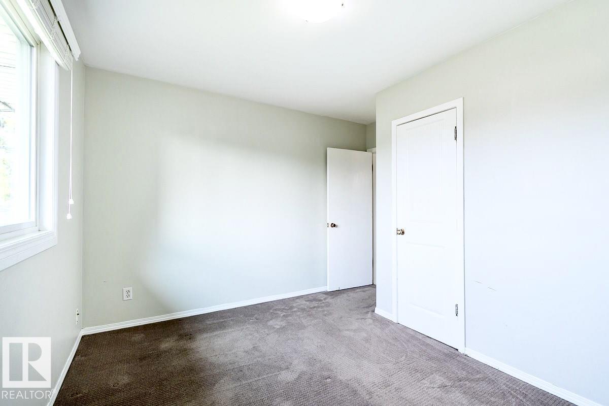 Photo 4 of 8911 132 Av Nw Nw, Edmonton AB