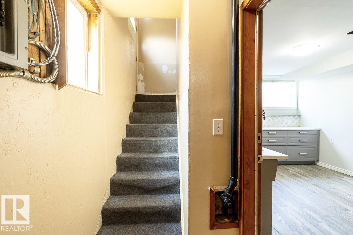 Photo 18 of 8911 132 Av Nw Nw, Edmonton AB