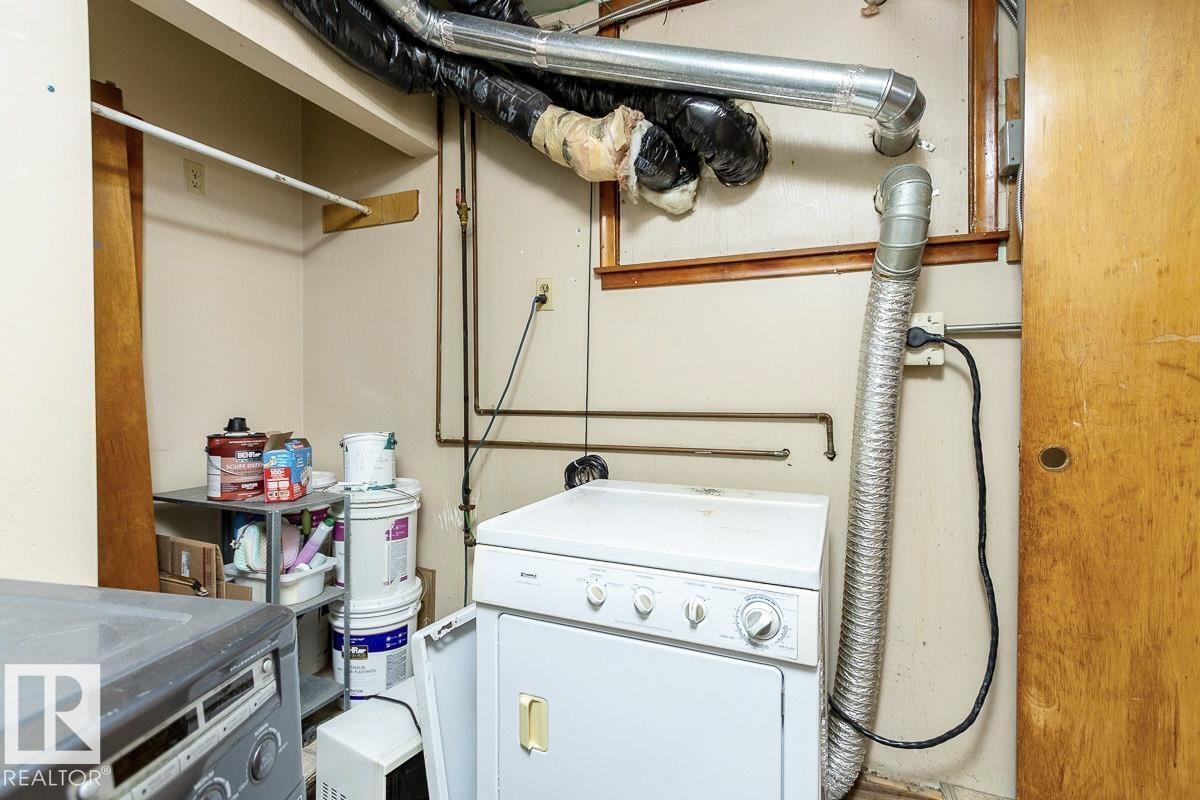 Photo 12 of 8911 132 Av Nw Nw, Edmonton AB