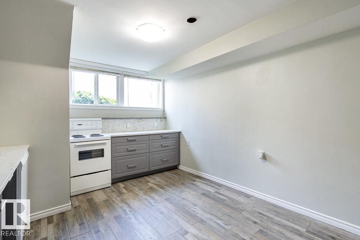 Photo 31 of 8911 132 Av Nw Nw, Edmonton AB