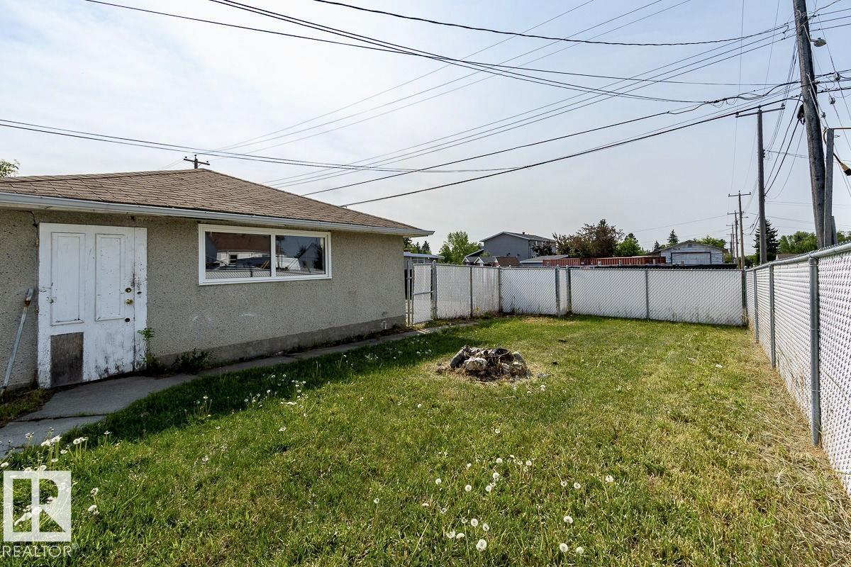 Photo 30 of 8911 132 Av Nw Nw, Edmonton AB