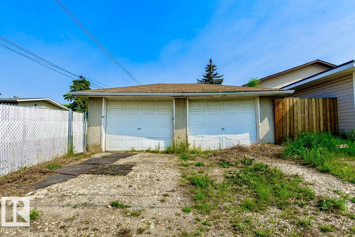 Photo 29 of 8911 132 Av Nw Nw, Edmonton AB