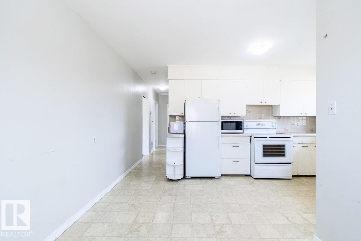 Photo 59 of 8911 132 Av Nw Nw, Edmonton AB