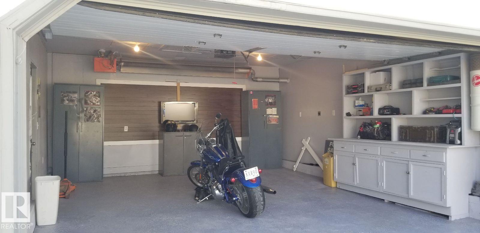 Photo 5 of 4411 42 St, Beaumont AB