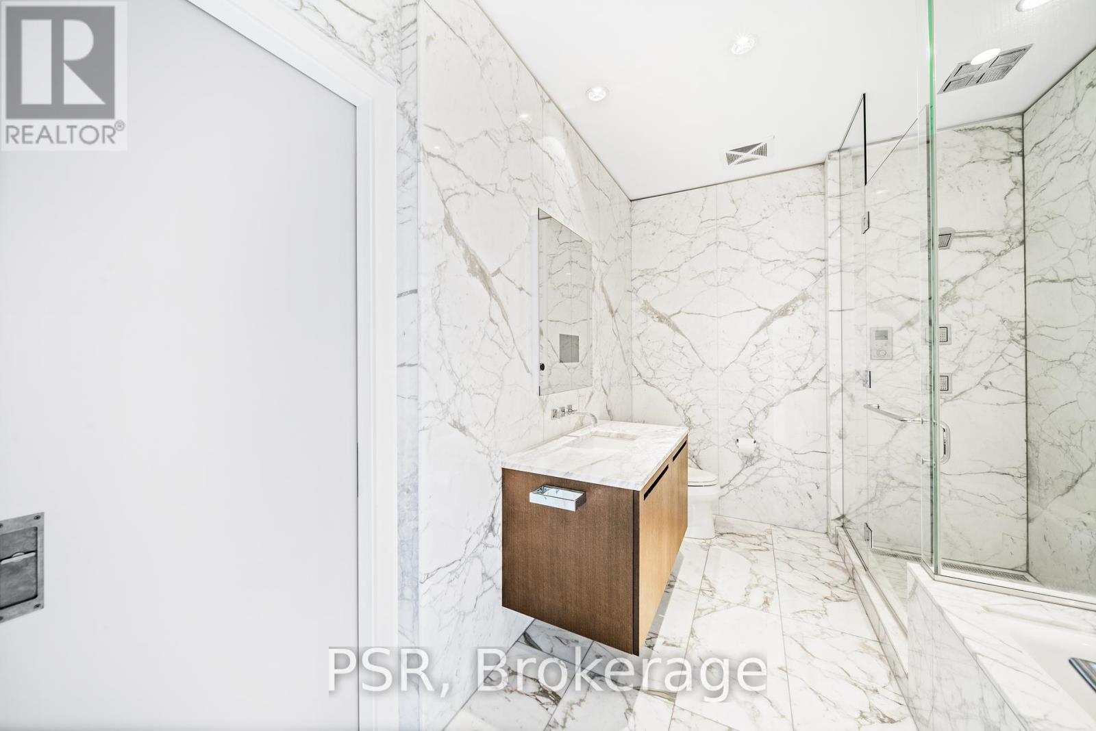Photo 2 of 5405 180 University Avenue, Toronto ON