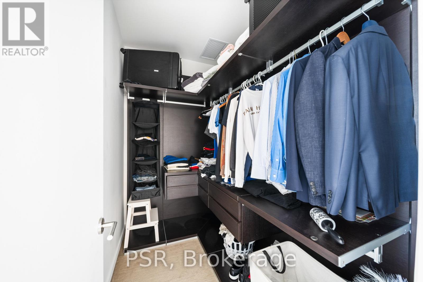 Photo 10 of 5405 180 University Avenue, Toronto ON