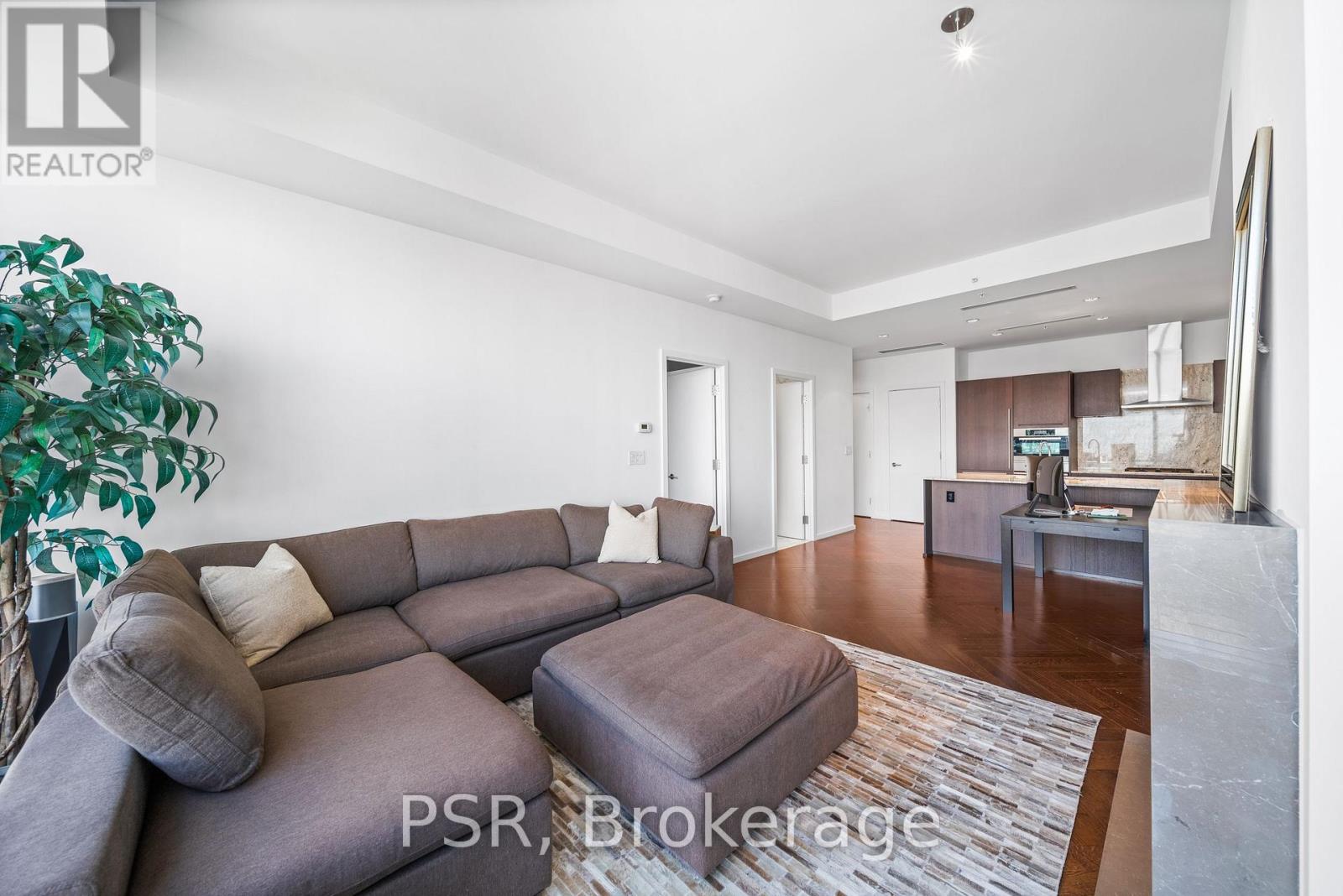 Photo 15 of 5405 180 University Avenue, Toronto ON