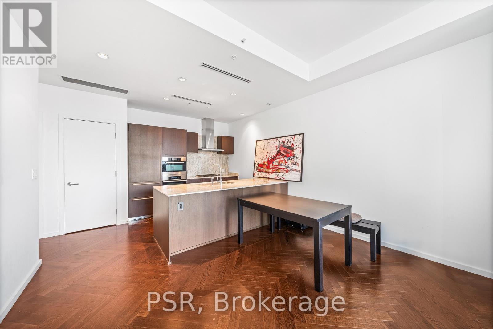 Photo 9 of 5405 180 University Avenue, Toronto ON