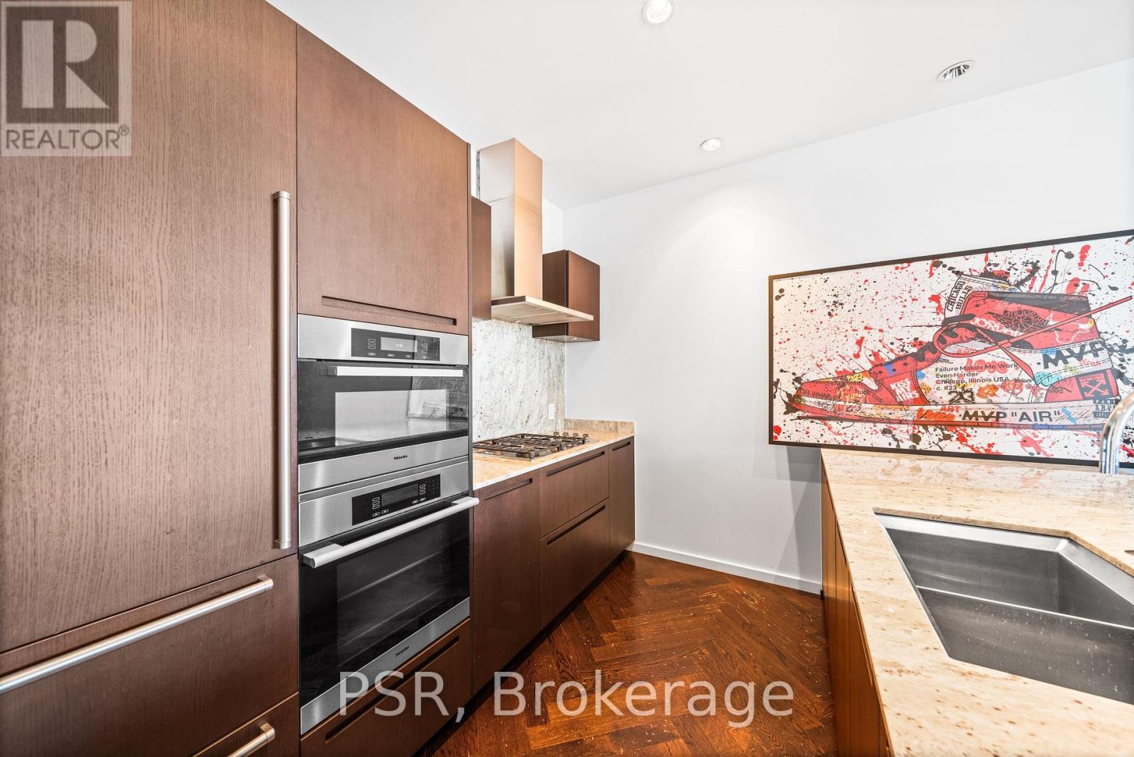Photo 14 of 5405 180 University Avenue, Toronto ON