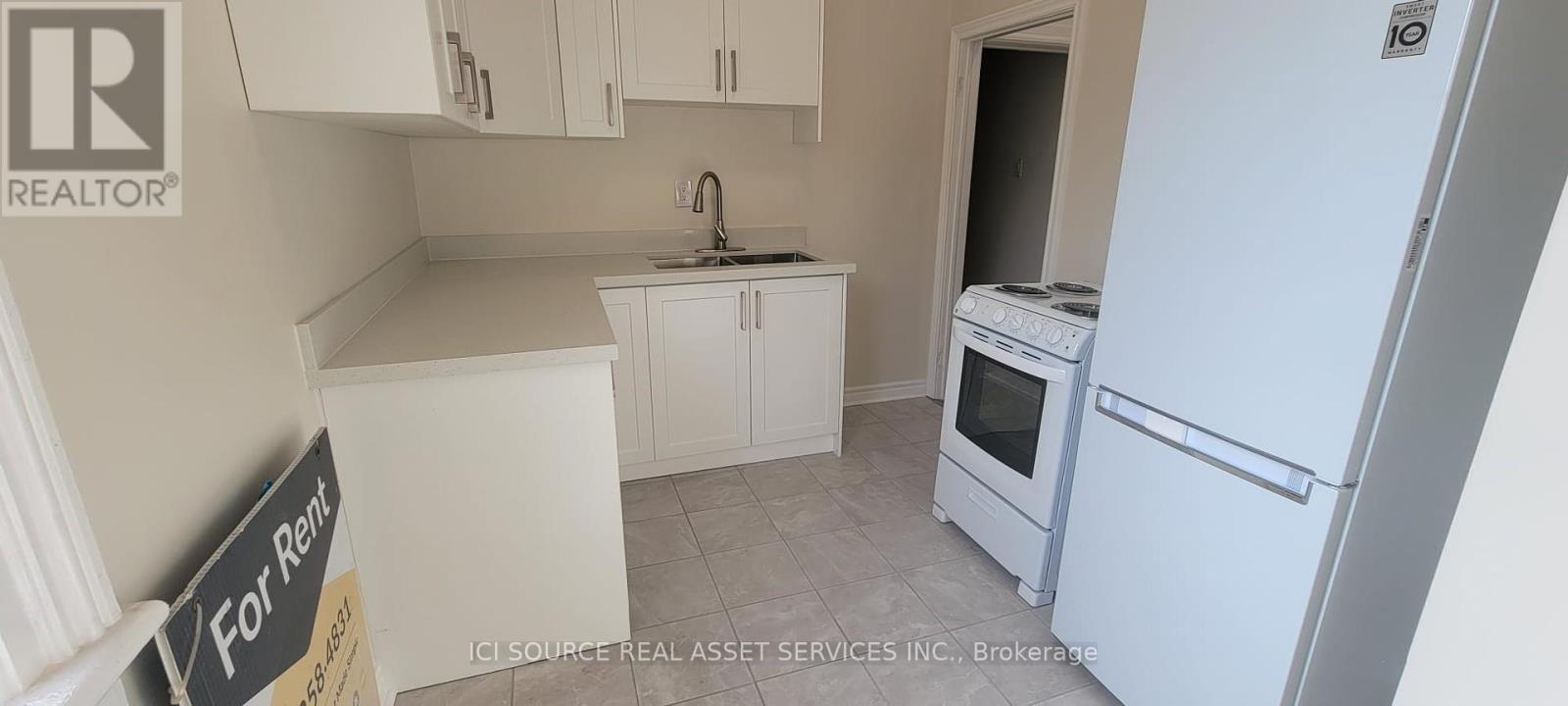 Photo 5 of Upper 360 Gerrard Street E, Toronto ON
