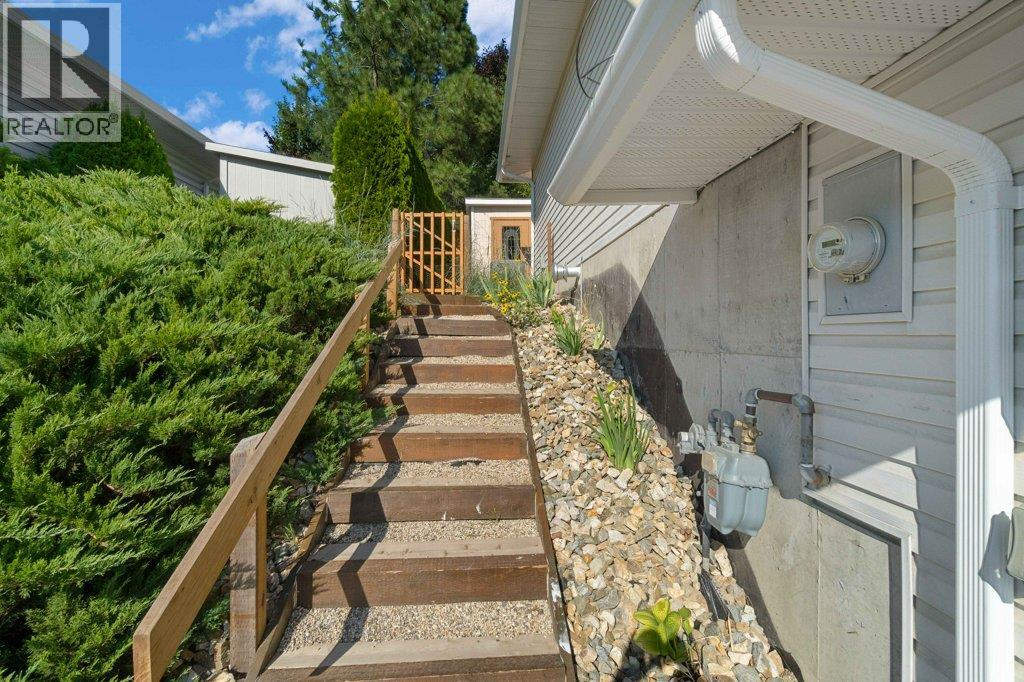 Photo 27 of 320 17 Street Se, Salmon Arm BC