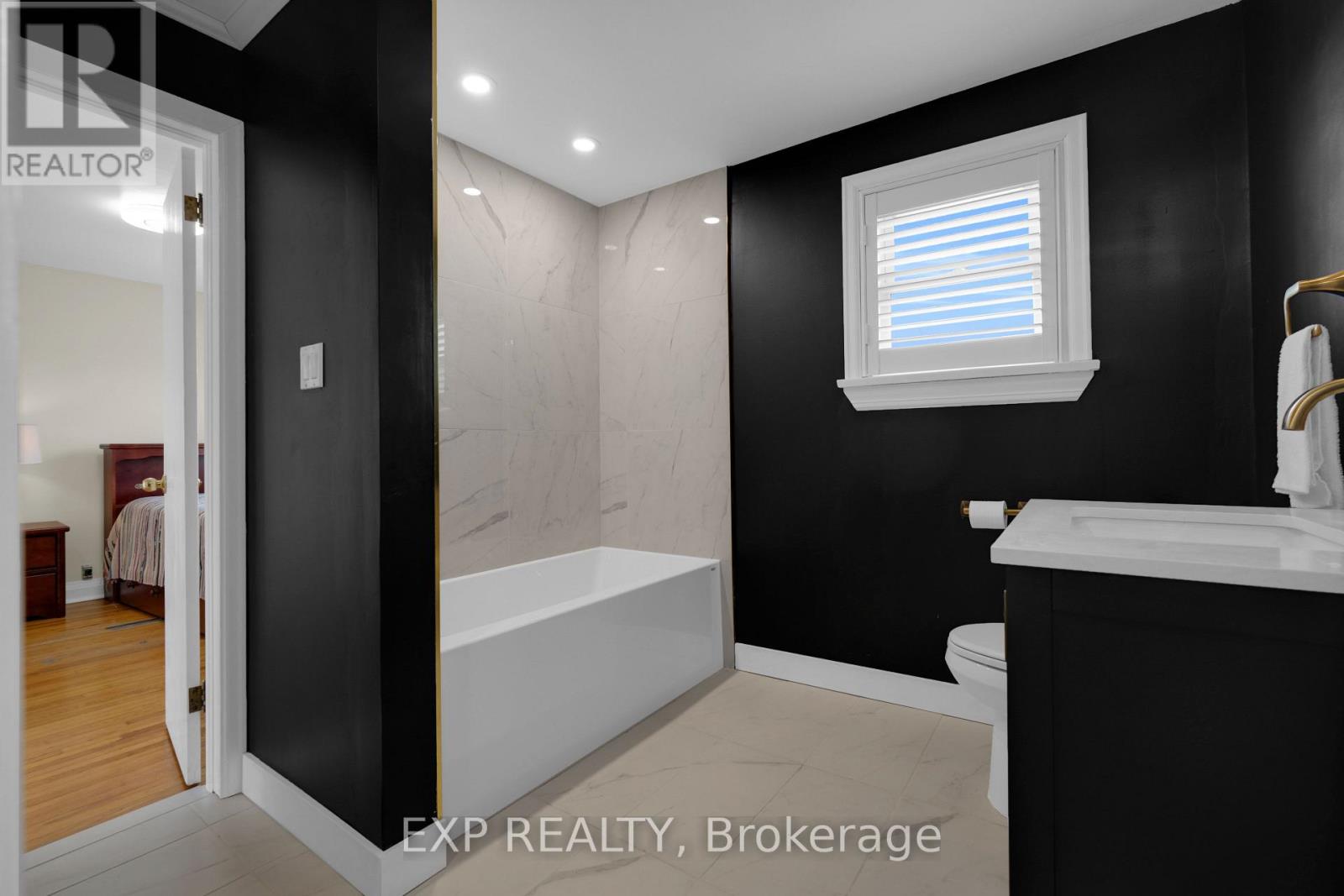 Photo 20 of 536 King Street E, Oshawa ON