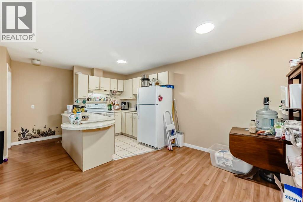Photo 14 of 33 2033 Edenwold Heights Nw, Calgary AB