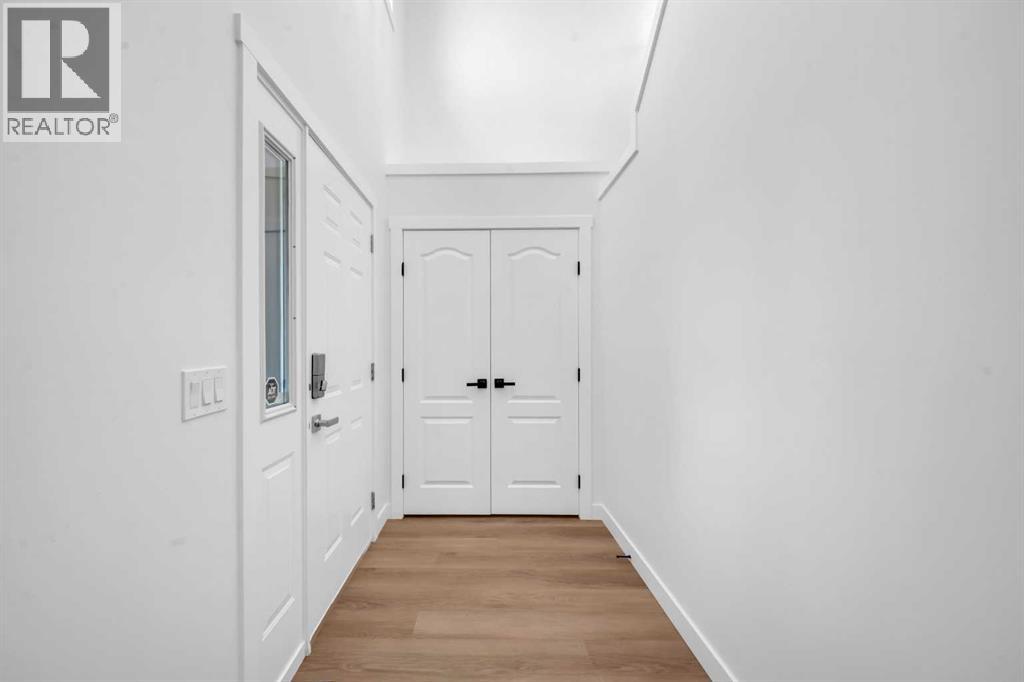 Photo 41 of 126 Oakmere Point, Chestermere AB