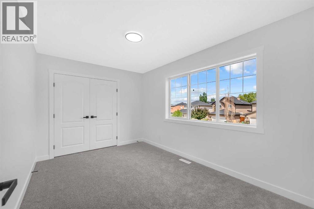 Photo 12 of 126 Oakmere Point, Chestermere AB