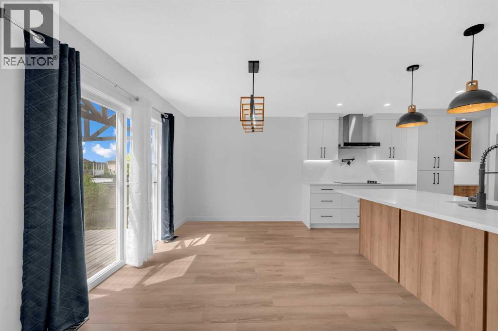 Photo 25 of 126 Oakmere Point, Chestermere AB