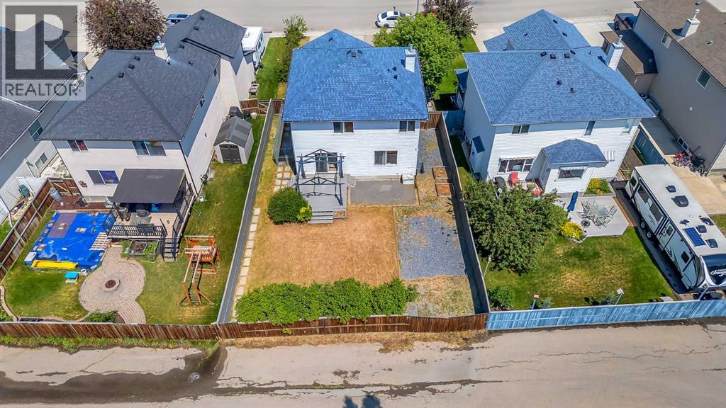 Photo 10 of 126 Oakmere Point, Chestermere AB