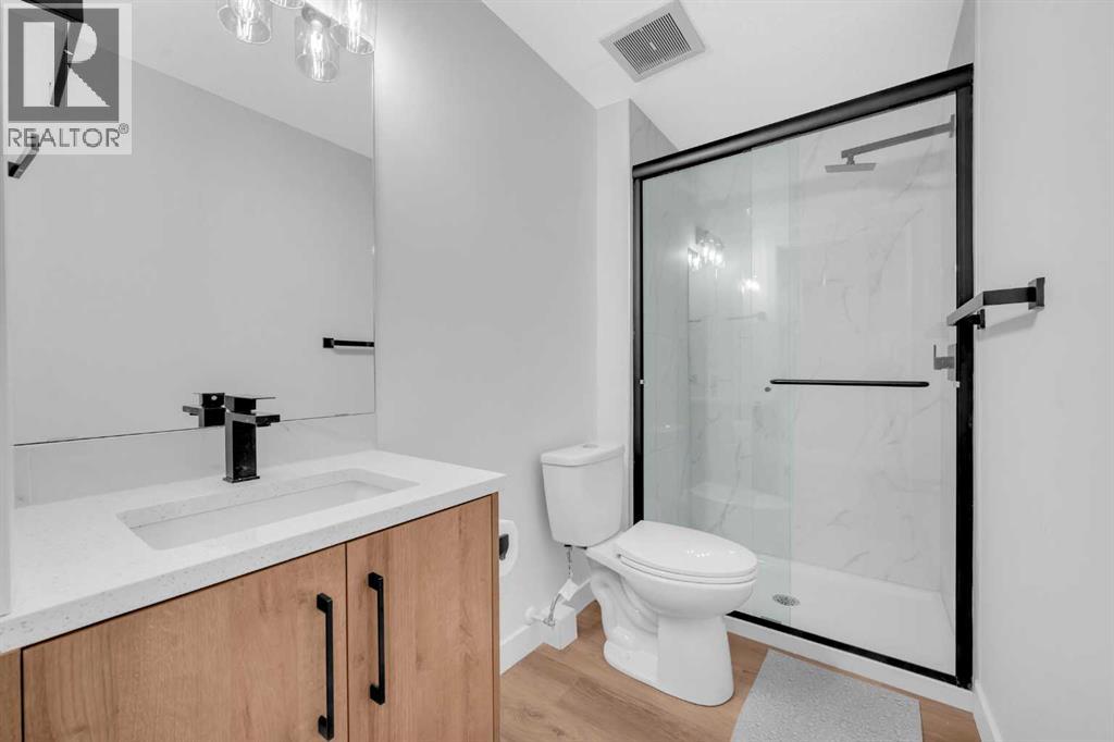 Photo 3 of 126 Oakmere Point, Chestermere AB