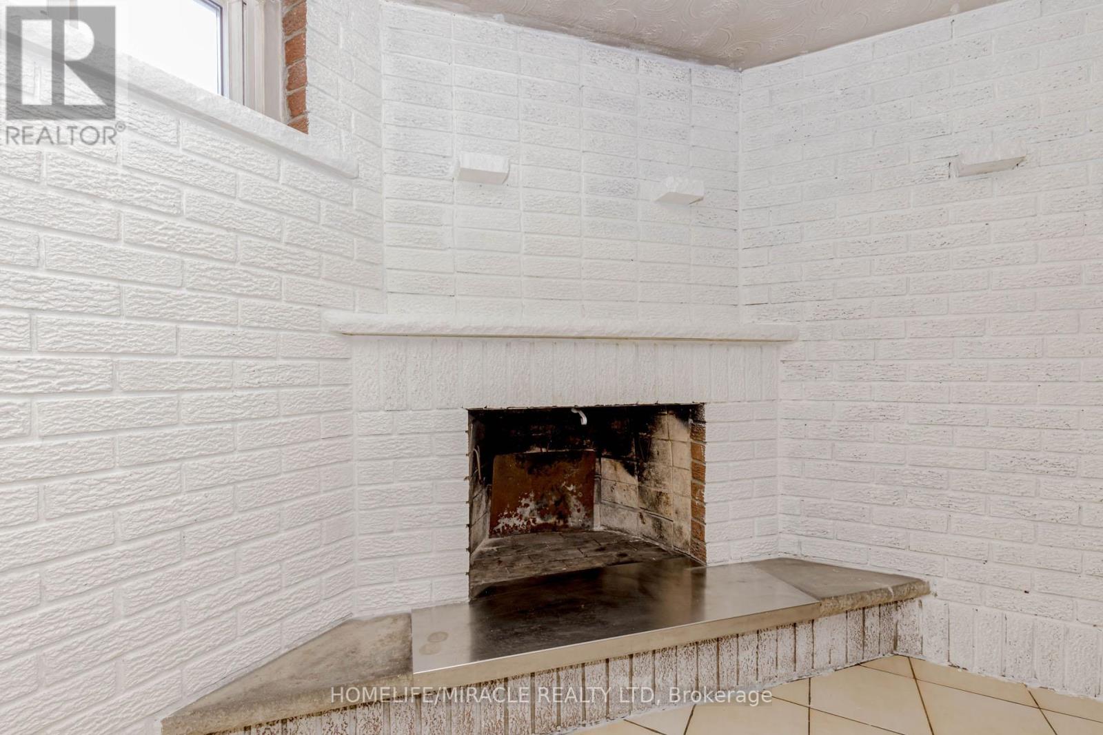 Photo 6 of 80 Goldsboro Road, Toronto ON