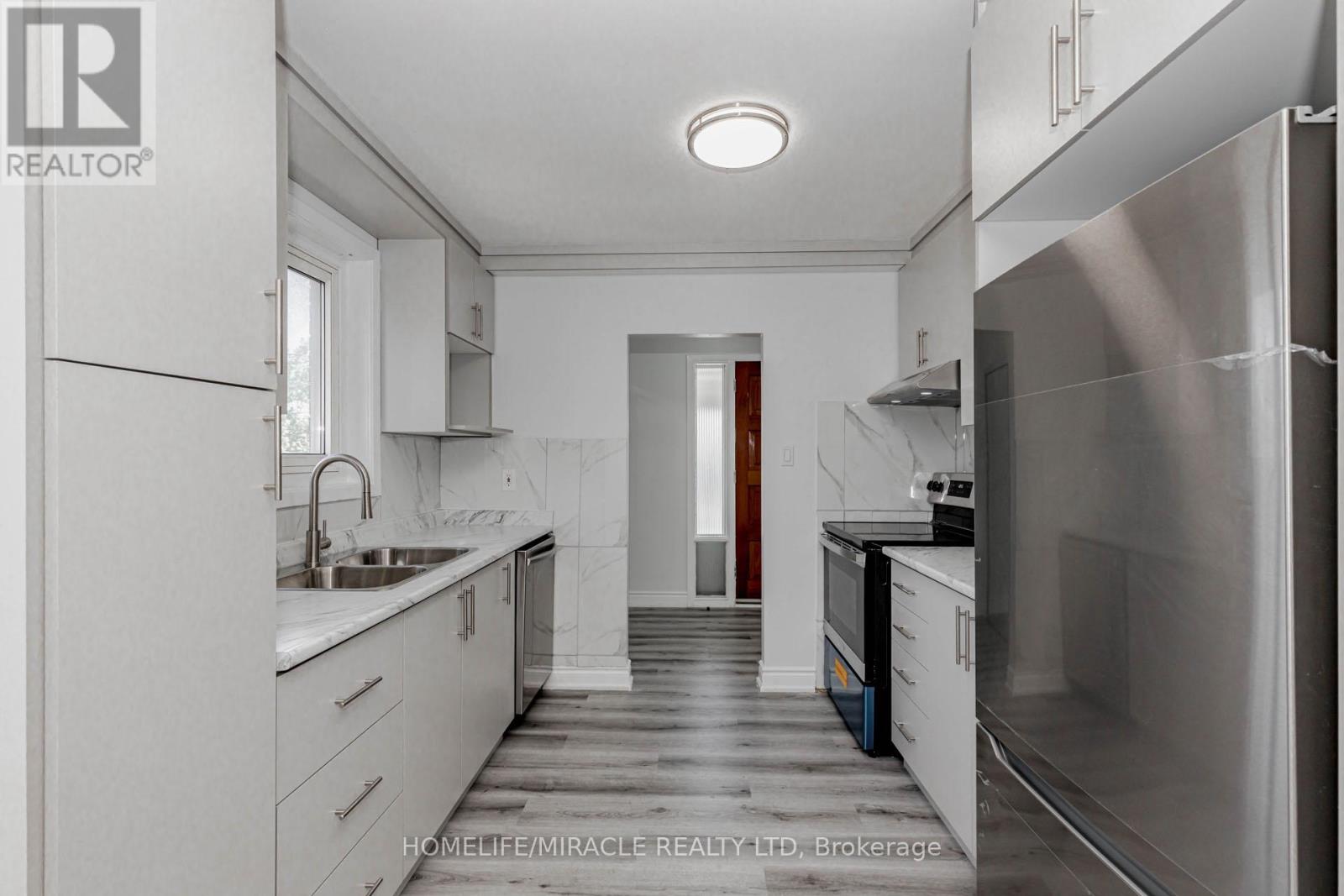 Photo 13 of 80 Goldsboro Road, Toronto ON