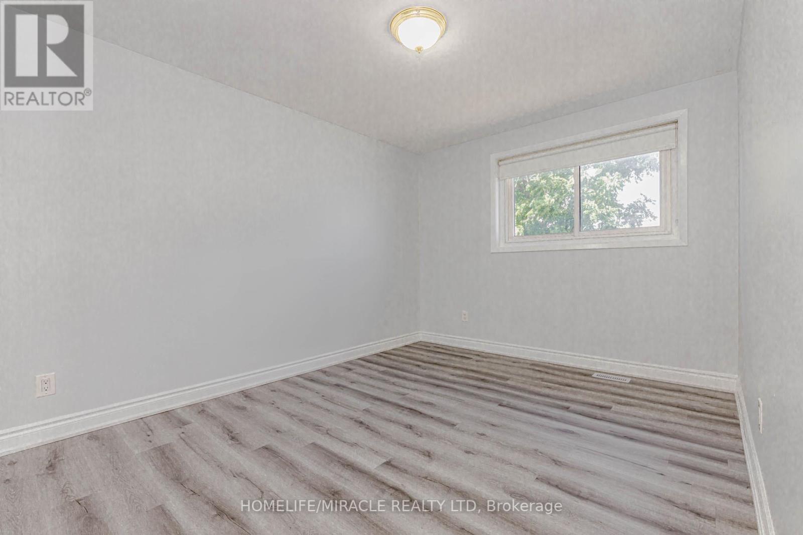 Photo 3 of 80 Goldsboro Road, Toronto ON