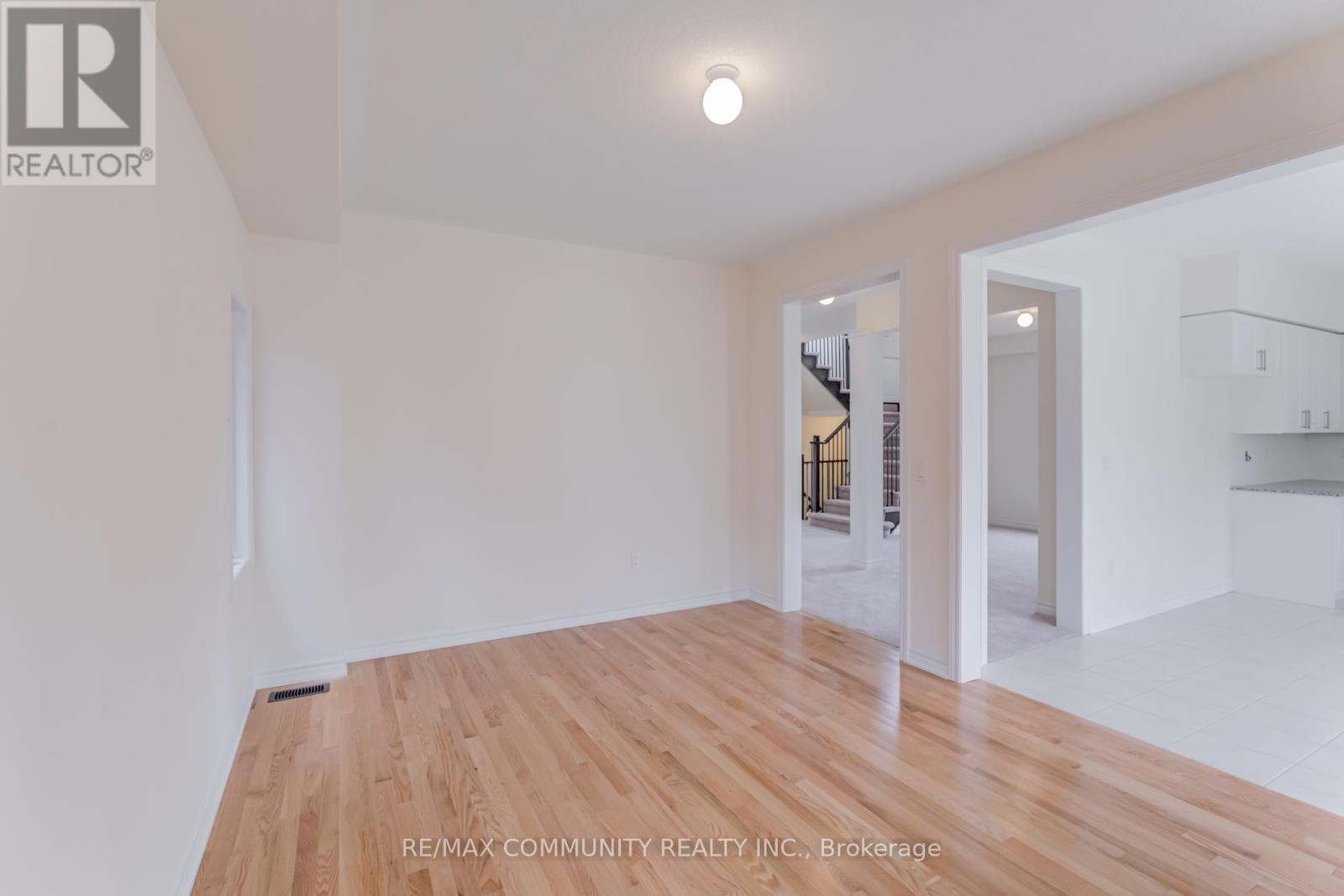 Photo 14 of 11 Grieve Street, Georgina ON