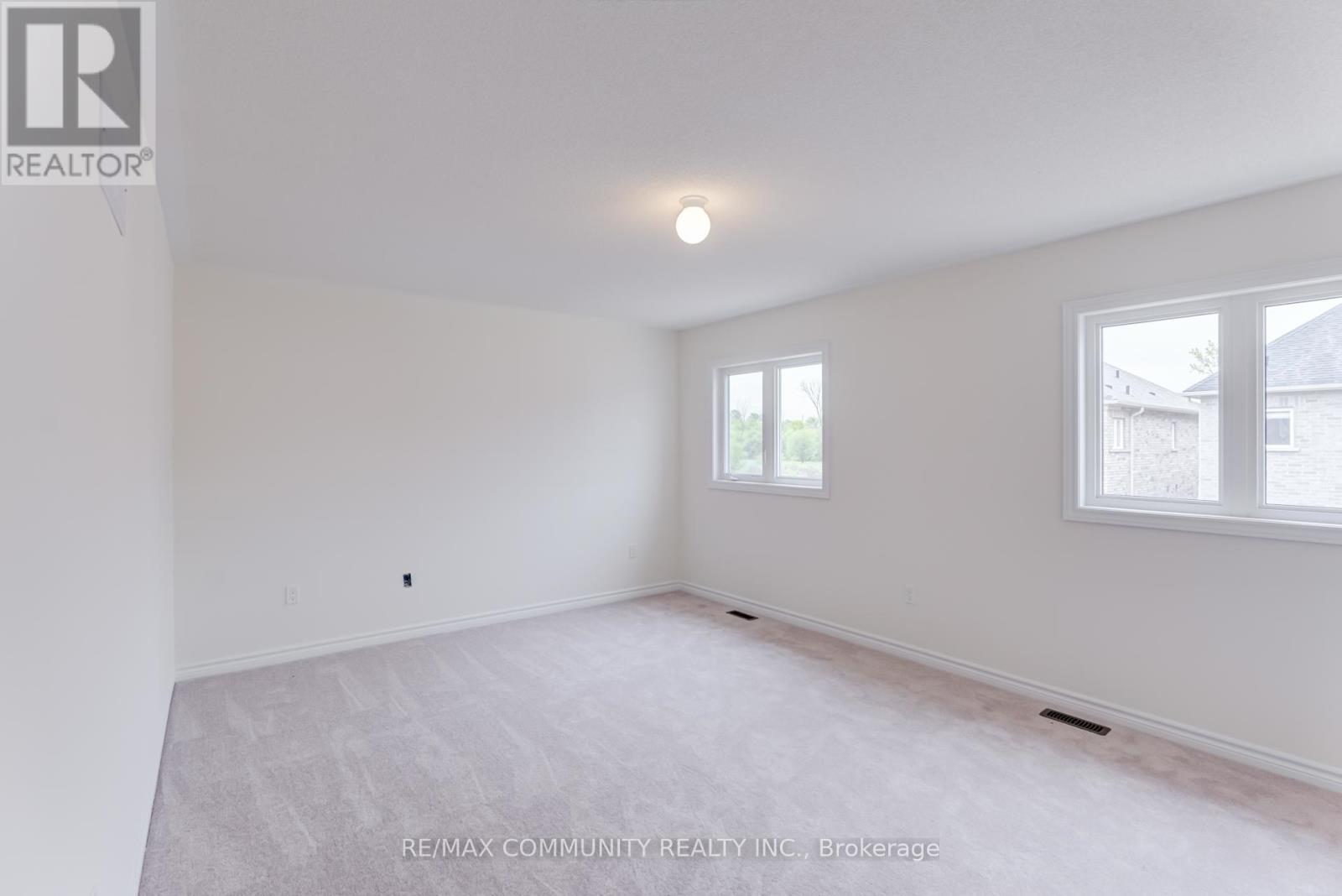 Photo 16 of 11 Grieve Street, Georgina ON