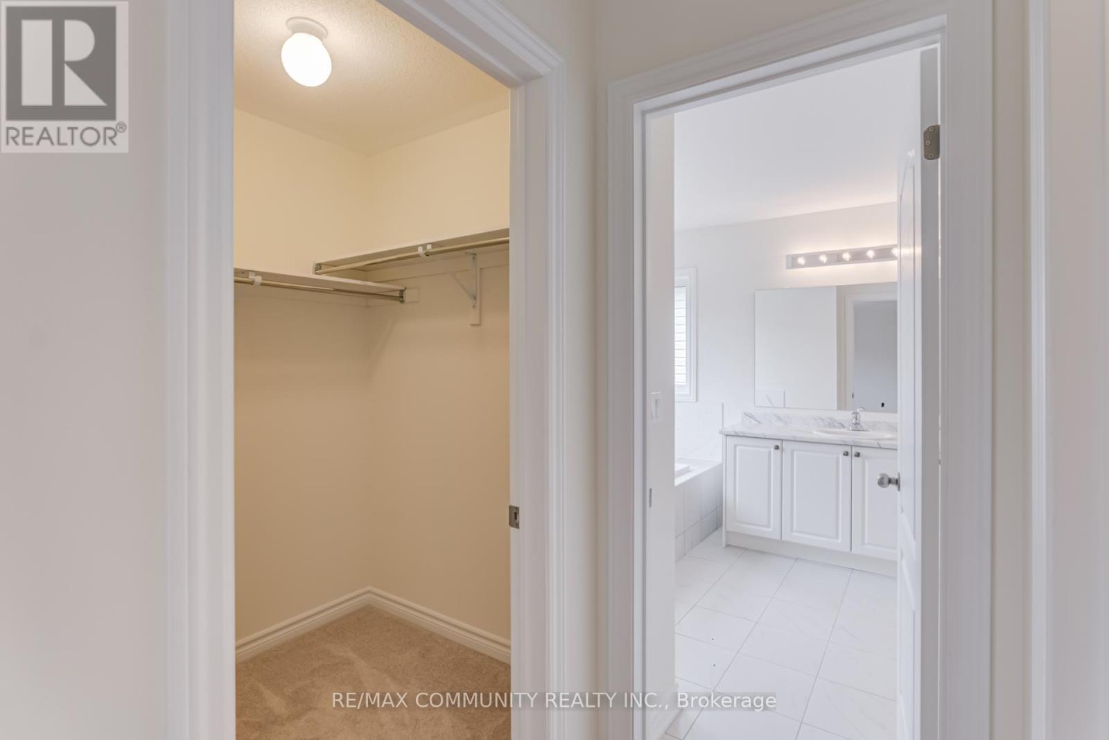 Photo 34 of 11 Grieve Street, Georgina ON