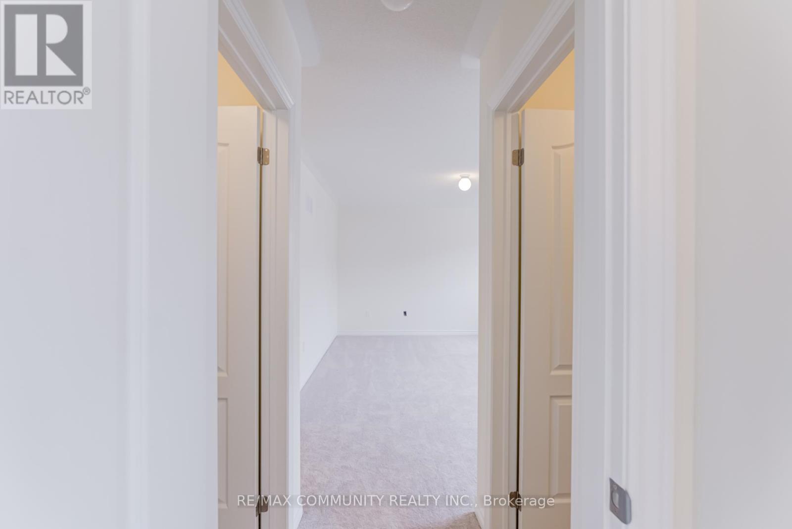 Photo 41 of 11 Grieve Street, Georgina ON