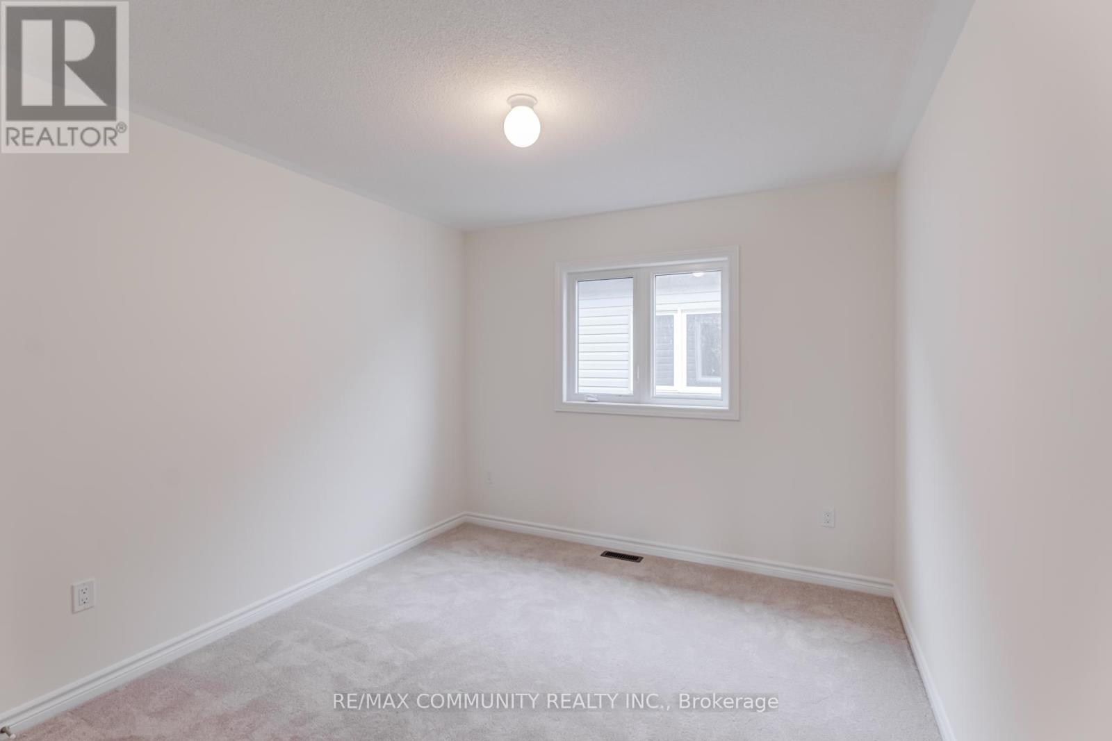 Photo 18 of 11 Grieve Street, Georgina ON