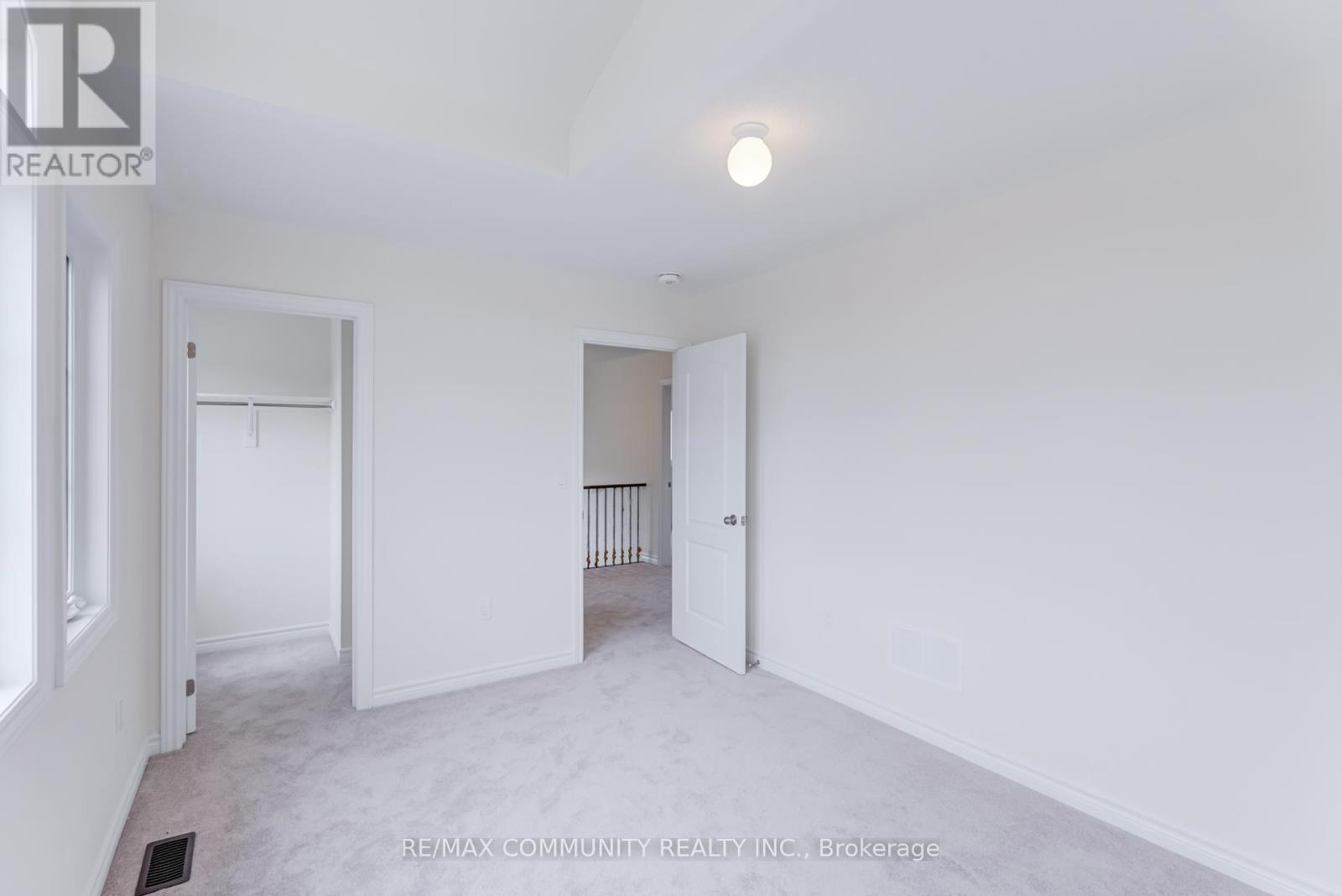 Photo 3 of 11 Grieve Street, Georgina ON