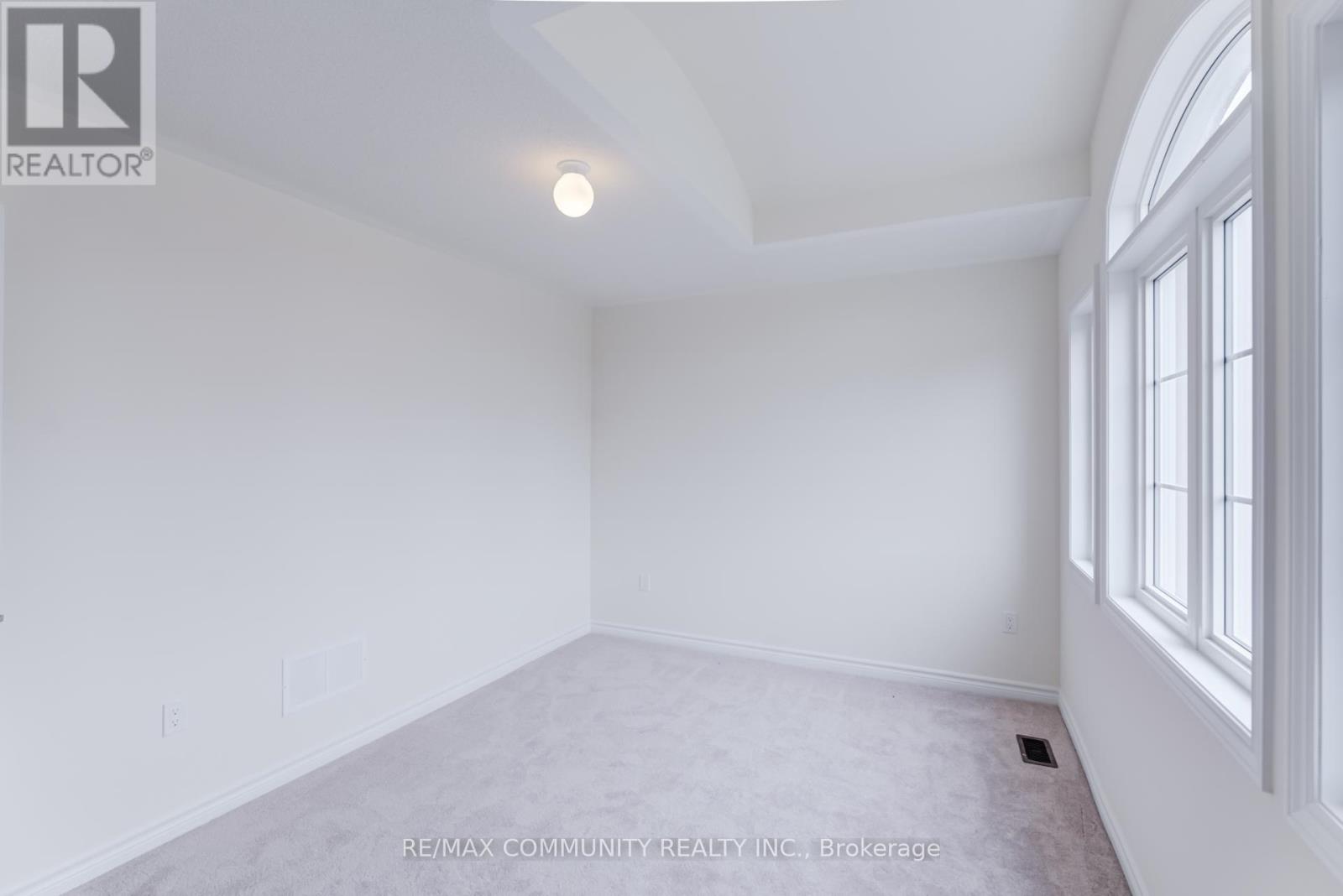 Photo 25 of 11 Grieve Street, Georgina ON