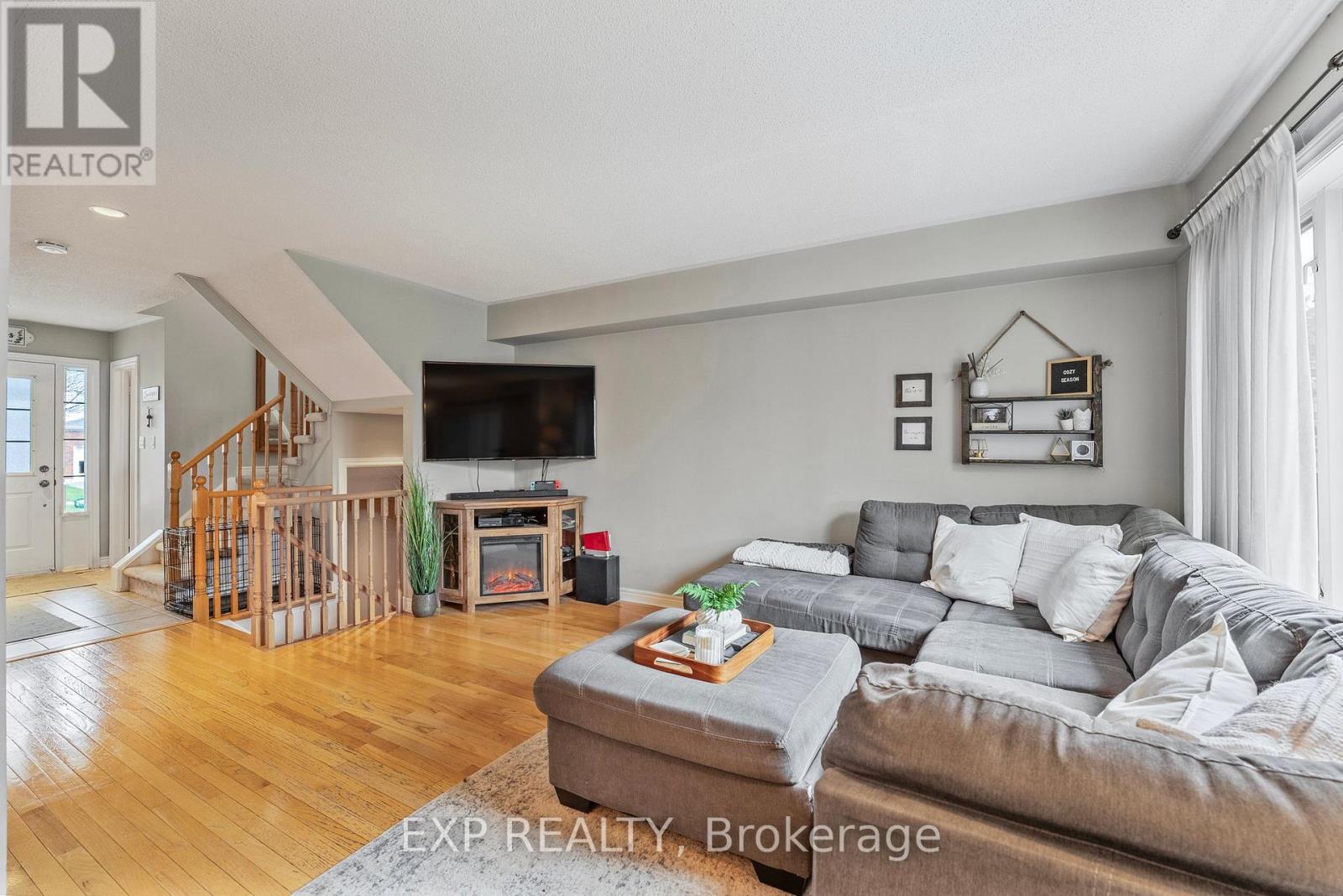 Photo 47 of 19 Heritage Court, Barrie ON