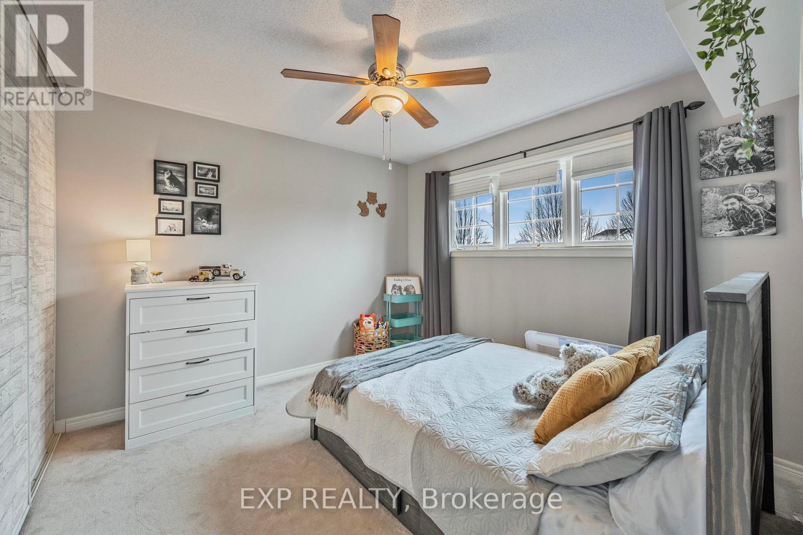 Photo 10 of 19 Heritage Court, Barrie ON