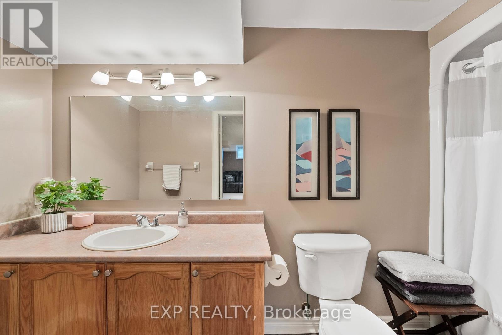 Photo 26 of 19 Heritage Court, Barrie ON