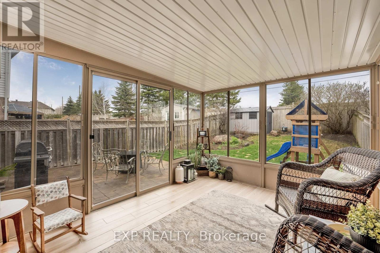 Photo 35 of 19 Heritage Court, Barrie ON